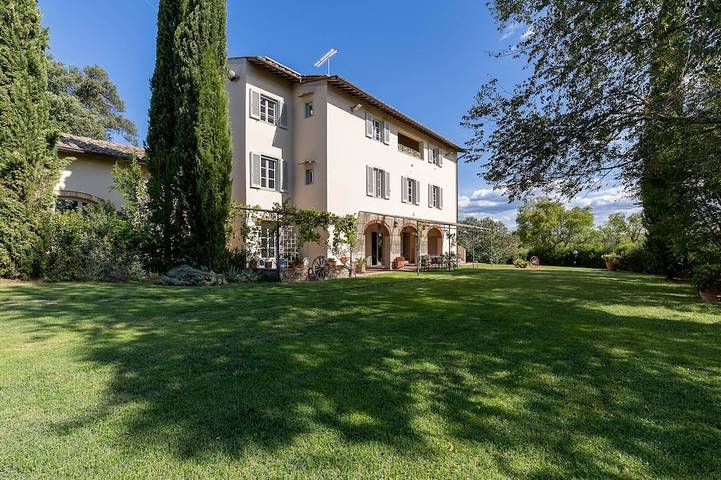 Villa Tirinzano in Chianti per 14 persone con piscina privata in Montespertoli, Firenze province