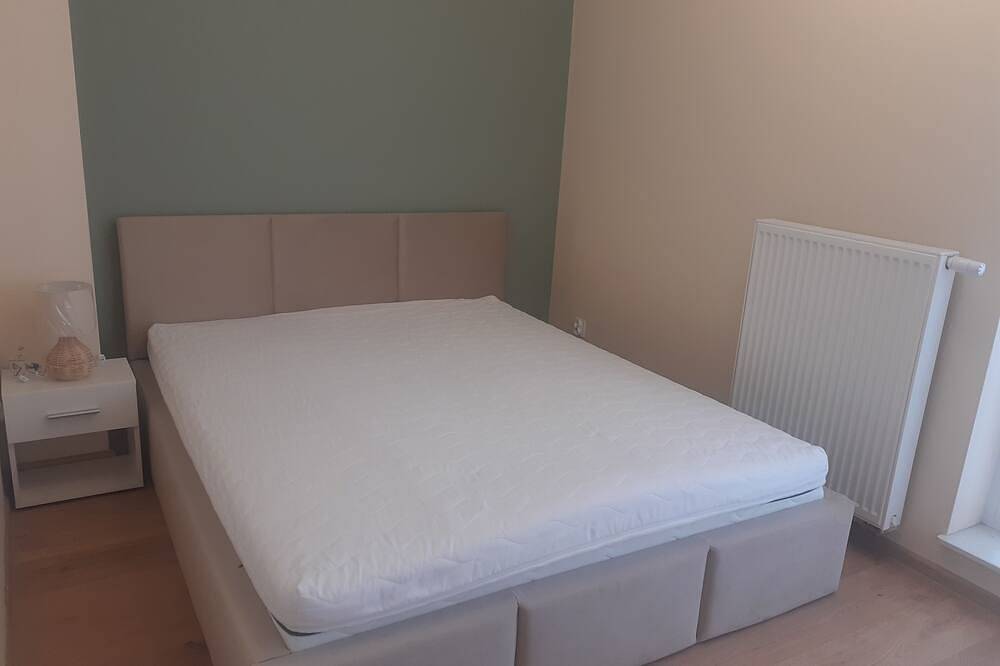 Ganze Wohnung, Beautiful apartment 20 minutes from downtown with a parking space in Białołęka, Warschau