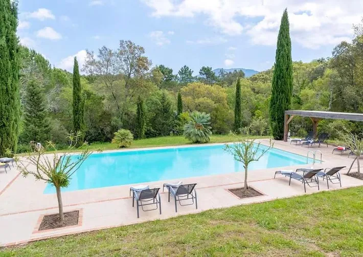 Casa de vacaciones para 12 personas, con vistas además de piscina y balcón - 1
