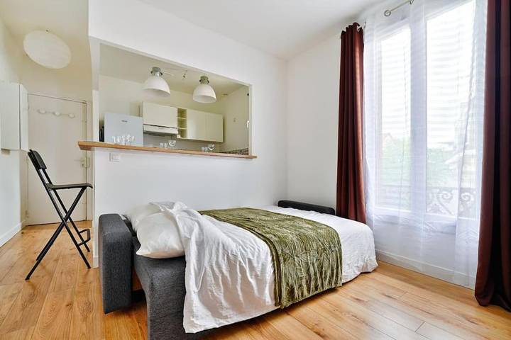 Gîte pour 3 personnes dans La Varenne Saint-Hilaire - 2