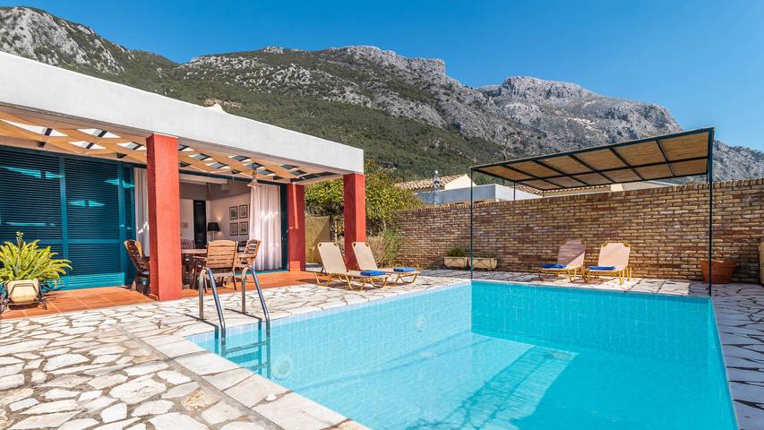 Villa pour 4 personnes, avec jardin dans Mparmpati