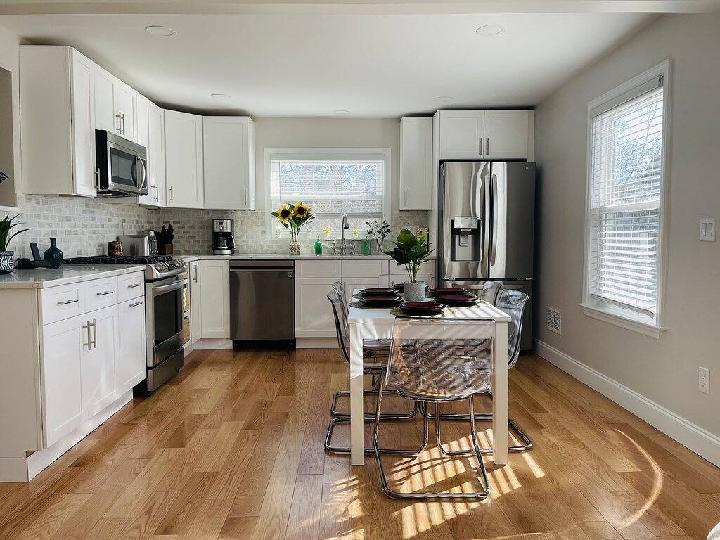 Ganze Wohnung, Sunny Downtown 2Br w/ Parking in Princeton Township, Mercer County