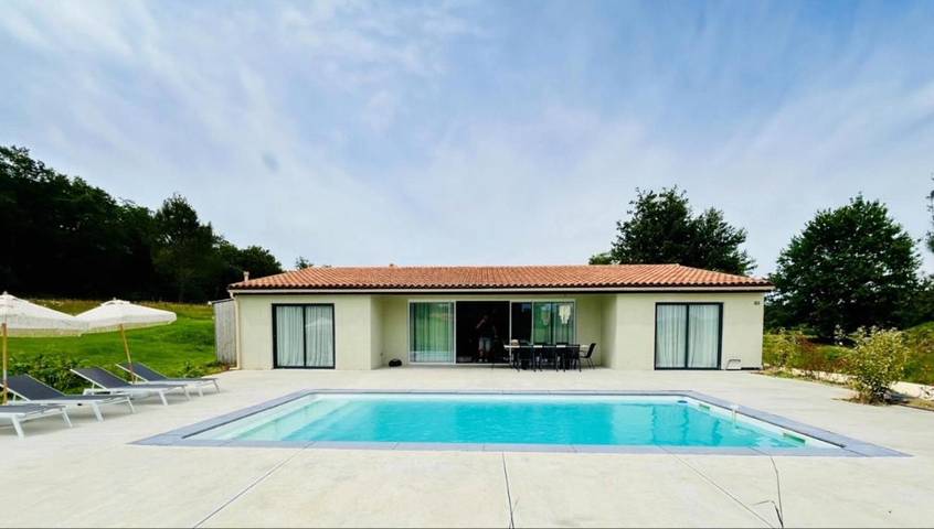 Maison de vacances pour 8 personnes, avec jardin et vue ainsi que terrasse et piscine