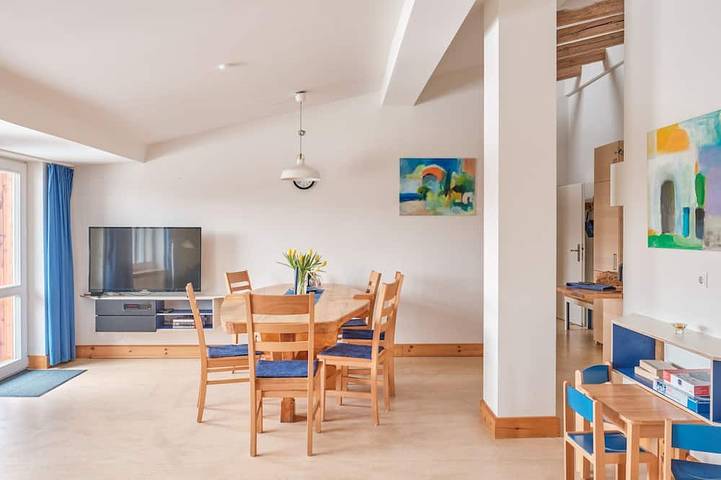 Ferienwohnung für 7 Personen, mit Balkon und Garten in Schwerin