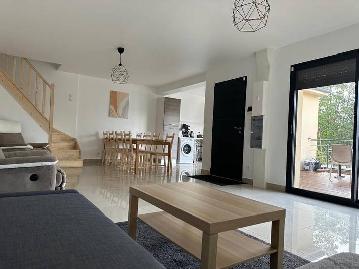 Location de vacances pour 8 personnes, avec Balcon ainsi que Terrasse et Jardin à Champigny-sur-Marne