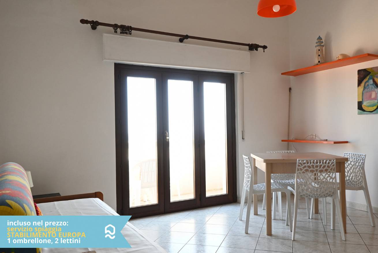 Entire apartment, Rs323 - Marcelli, two-room apartment facing the sea with beach included in Marcelli, Riviera del Conero