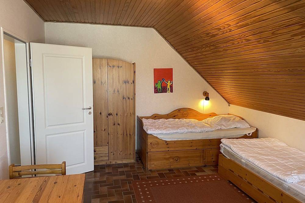 Top-Ferienhaus, 6 Pers., Sauna, 2 Bäder, Wlan, Kamin, Terrasse, Spielplatz, Hund in Westeraccumersiel, Dornum