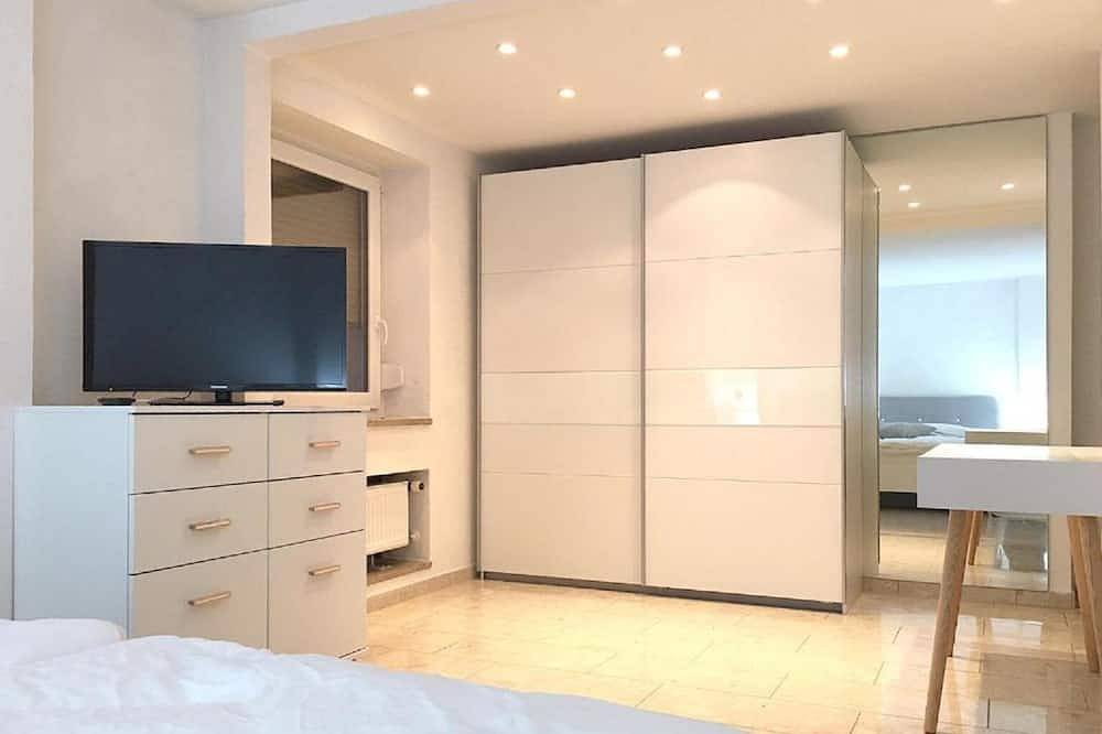 Ganze Wohnung, Ferienwohnung im Eg mit großem Garten und Zugang zur Waldnaab in Neustadt an der Waldnaab, Naturpark Nördlicher Oberpfälzer Wald