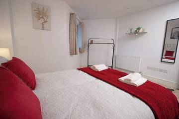 Apartment for 4 People in Luton, Chiltern Hills, Photo 4
