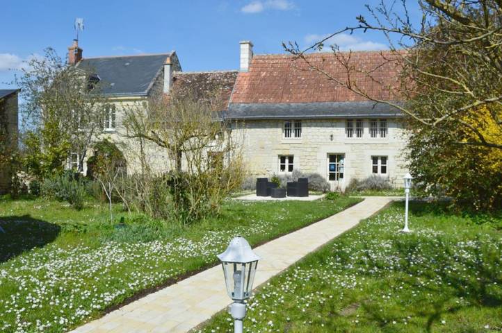 Chambre d’hôte pour 2 personnes, avec terrasse ainsi que jardin et vue à Beaumont-en-Véron