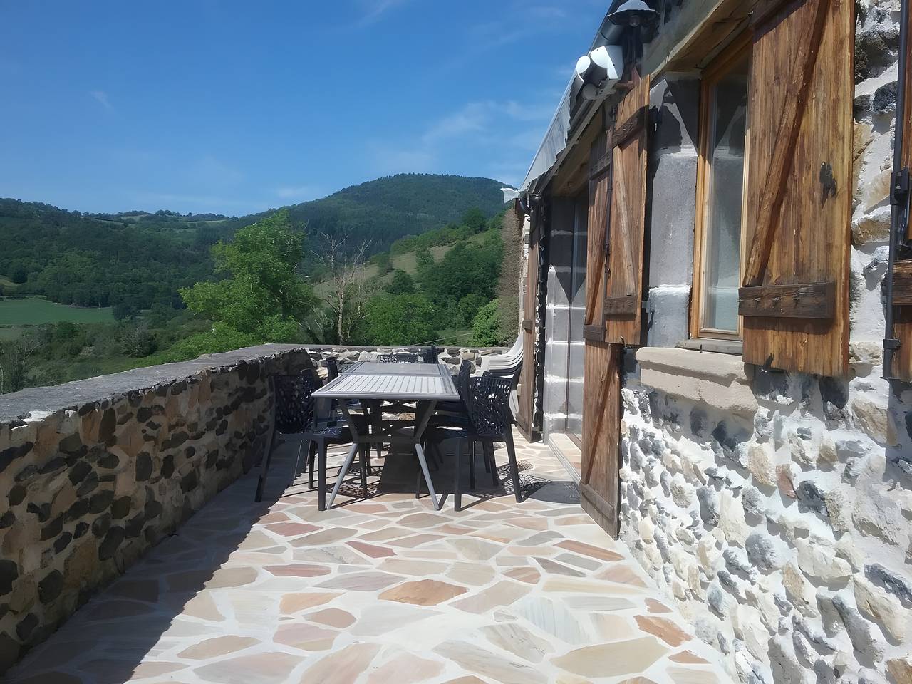 Ferienhaus 'Le Panorama' mit Bergblick, Gemeinschaftsterrasse und Wlan in Rentières, Regionaler Naturpark Volcans d'Auvergne