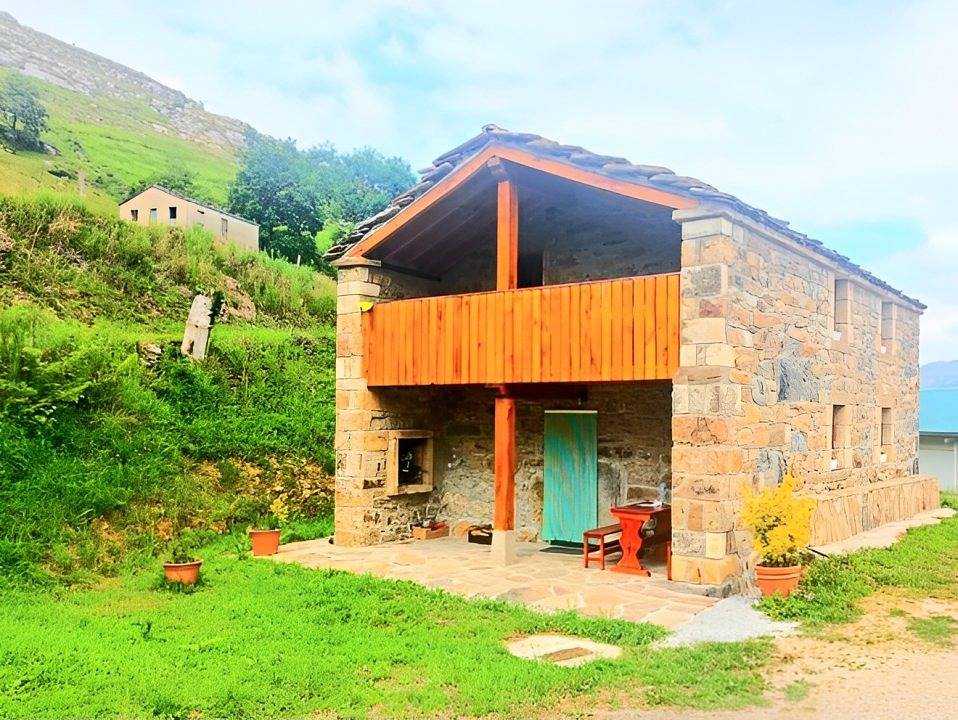 Cabañas Lo Teresa in San Roque de Riomiera, Chaîne Cantabrique
