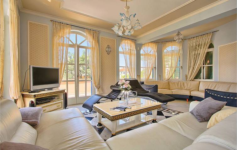 Ferienhaus für 14 Personen, mit Terrasse in Poreč - 4