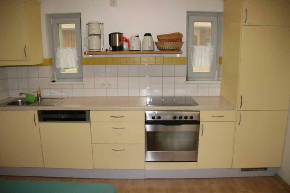 Bungalow C 1 - Feriendorf Silz im Kiefernwald mit eigenem Strandzugang in Silz, Fleesensee