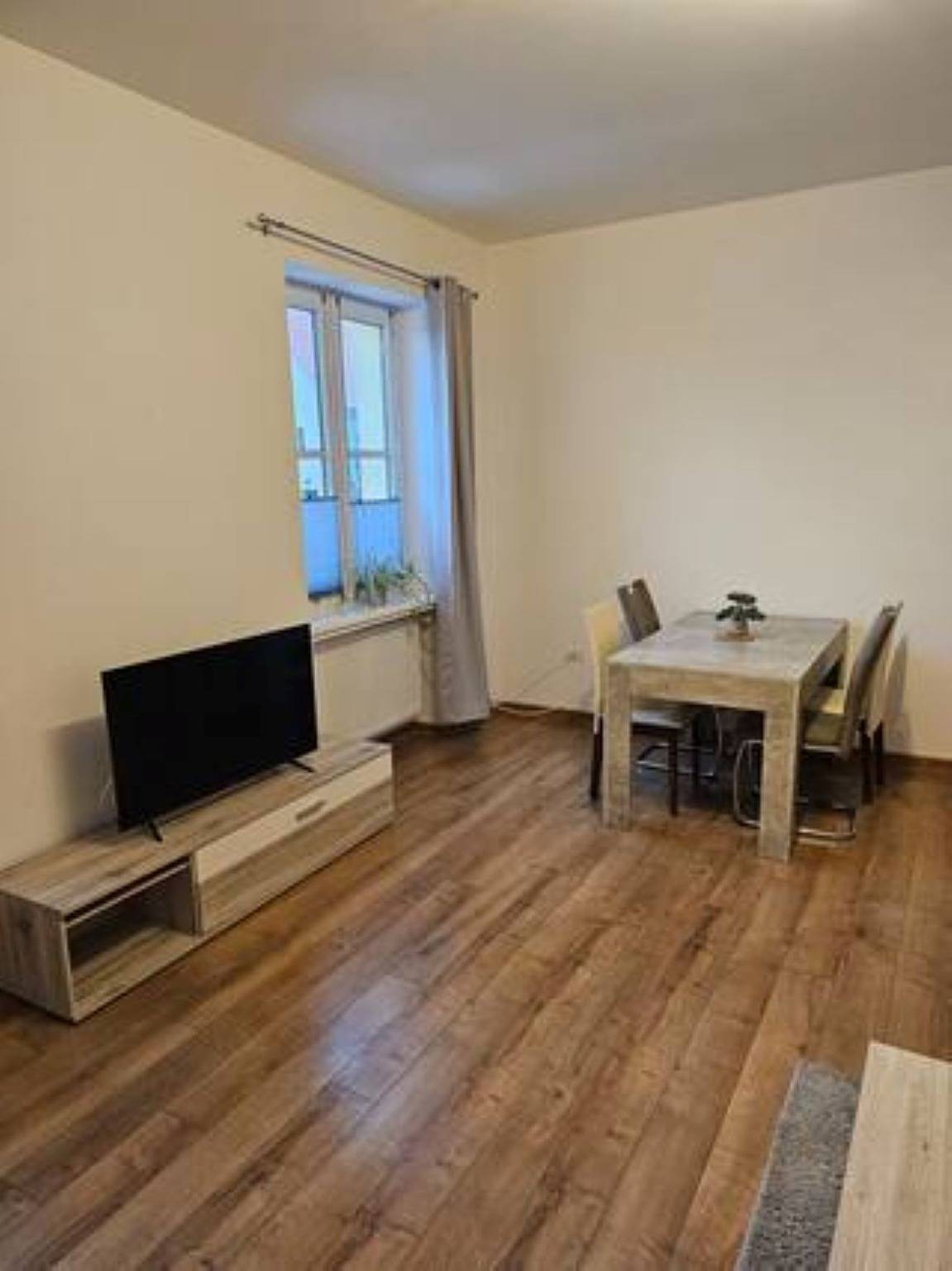 Ganze Ferienwohnung, Schöne Vollausgestattete Monteurs- Gästewohnung in der Gartenstadt Leuna und nähe Geiseltalsee / 2202 in Leuna, Saale-Unstrut