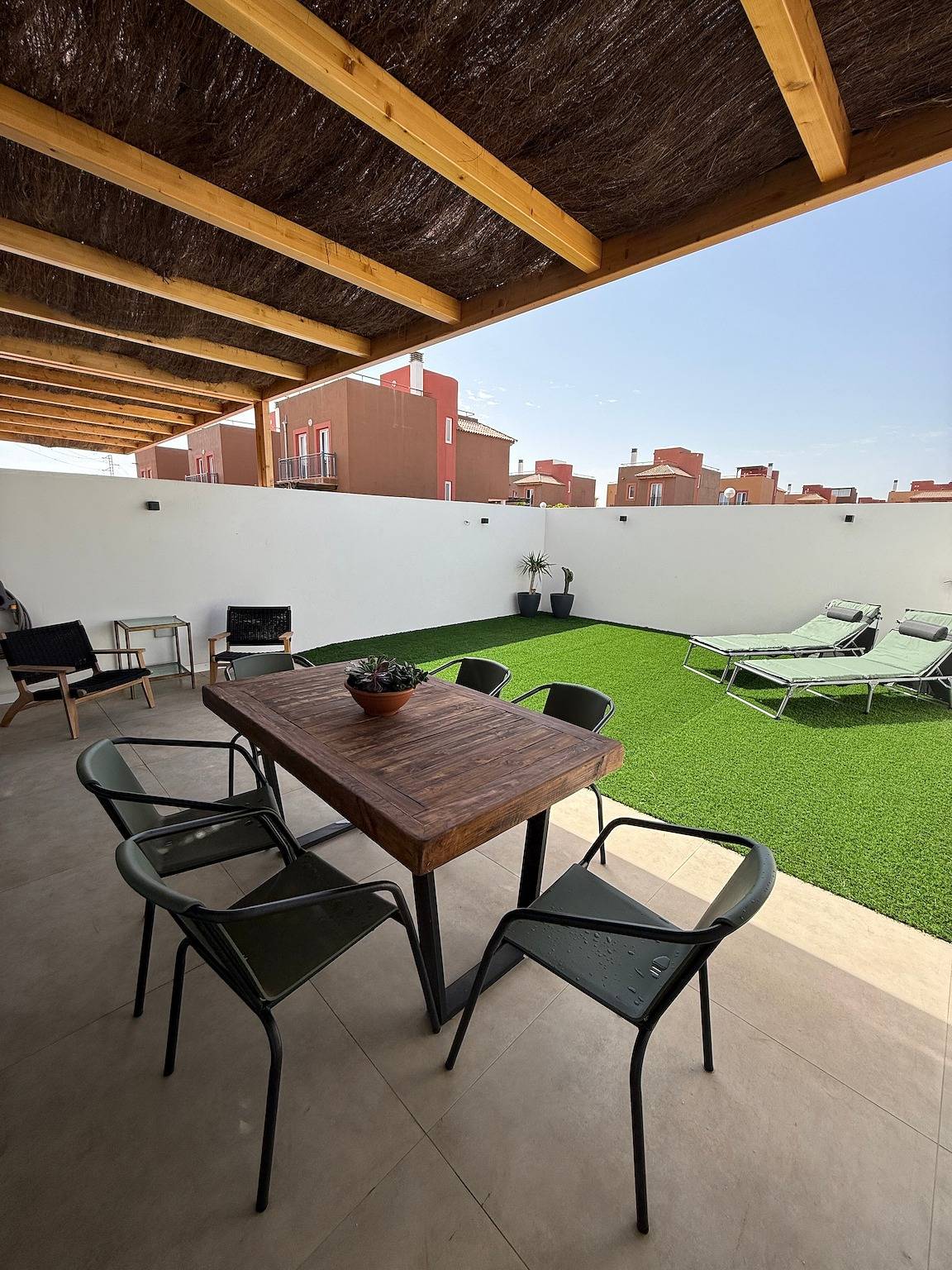 Holiday Home 'Salitre y Lava' with Shared Pool and Private Terrace in Geafond, La Oliva