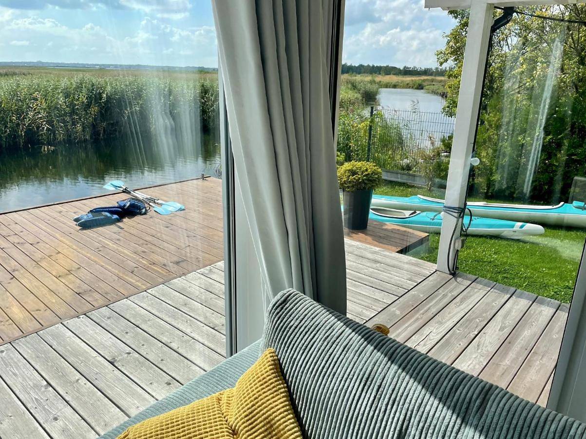 Baltic Waterfront Yacht House - Private Garden & Watersports Included in Swinemünde, Stettiner Haff