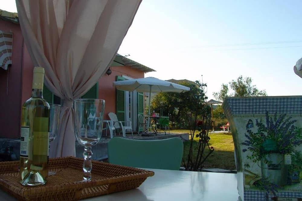 Ailanto Relaxing House in Kariotes, Grèce