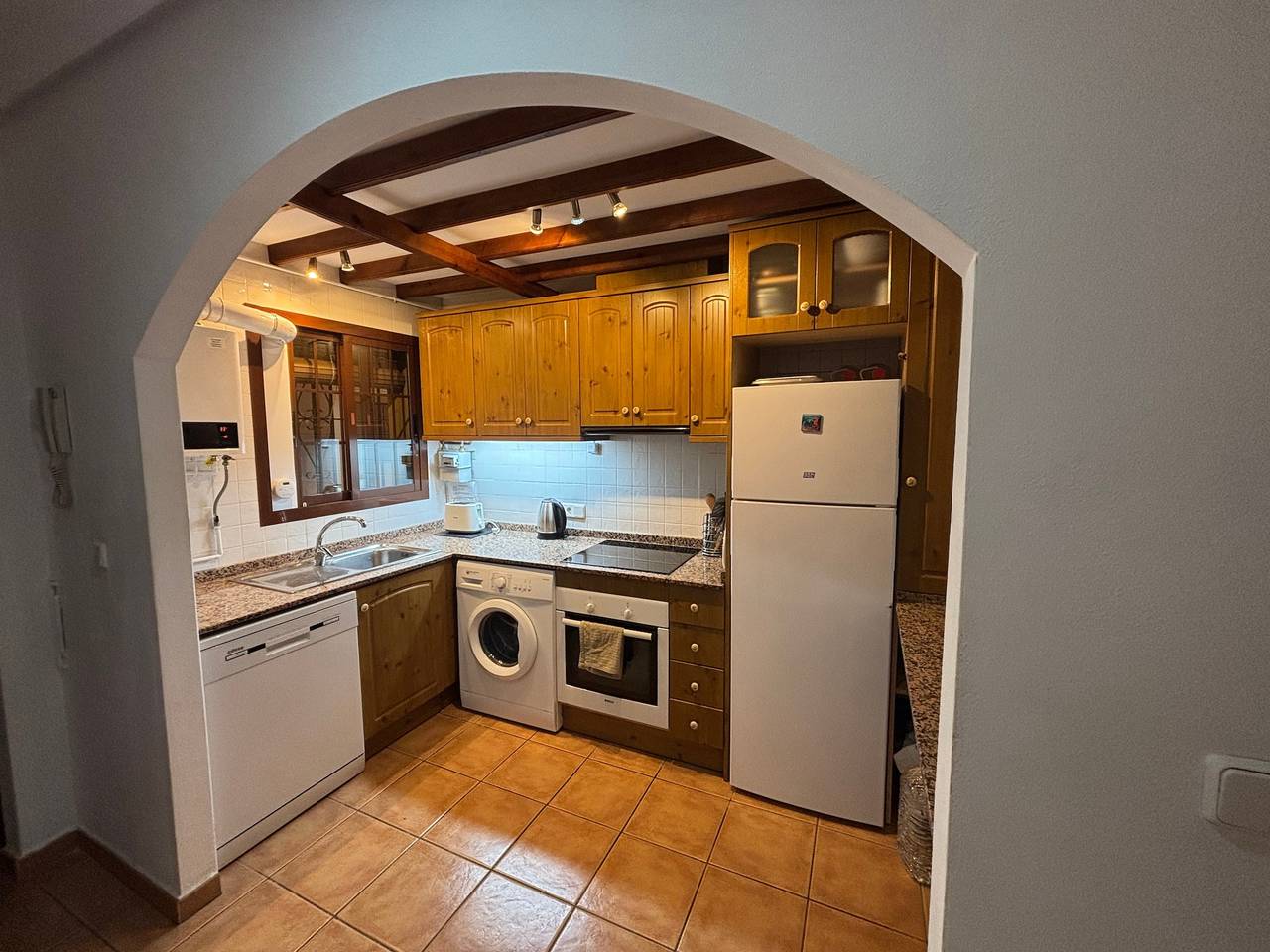 Hel ferieleilighet, Sleeps up to 6, shared pool, parking with Aircon in Roda Golf, San Javier