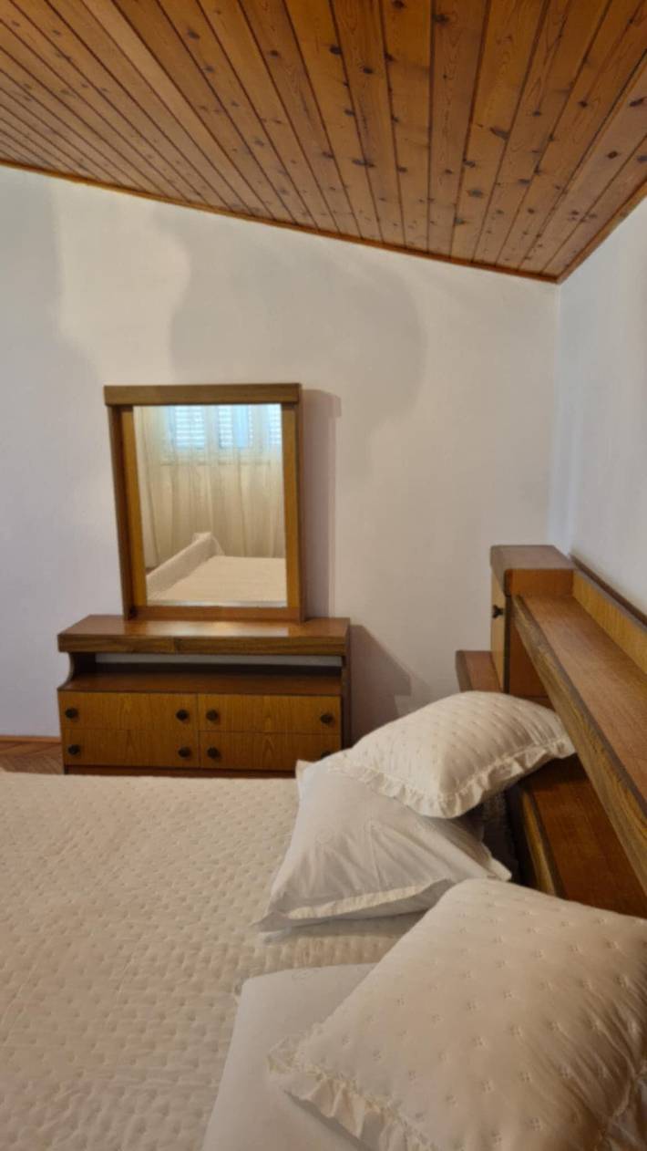 Gîte pour 5 personnes, avec Terrasse à Tribunj - 4
