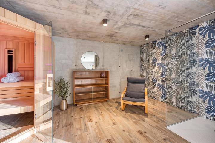 Villa Olivia Pool & Sauna near Portorož in Nova vas nad Dragonjo, Piran