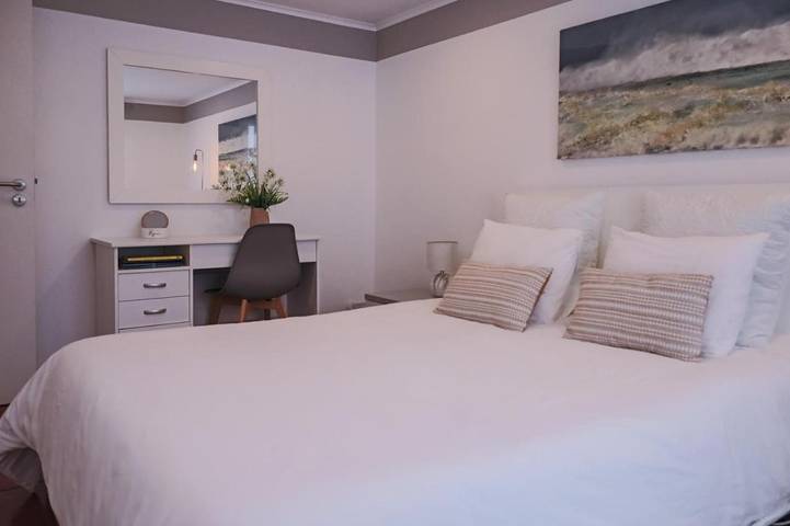 Gîte pour 2 personnes, avec terrasse et vue, animaux acceptés dans Furnas - 4