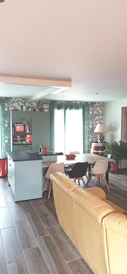 Location de vacances pour 4 personnes, avec vue ainsi que jardin et piscine à Bon-Encontre - 4