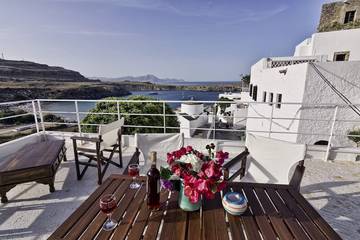 Location de vacances pour 10 personnes, avec balcon à Lindos