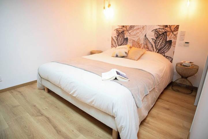 Location de vacances pour 12 personnes, avec jardin à Dollon - 2