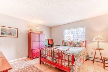 Vacation Apartment for 4 Guests in Moosehead Lake, Maine, Picture 2