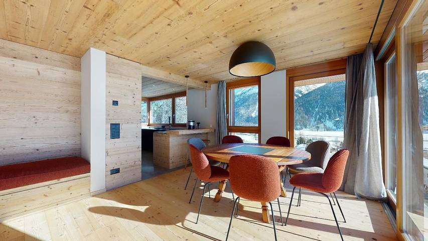 Ferienwohnung für 6 Personen, mit Terrasse und Garten in Samedan
