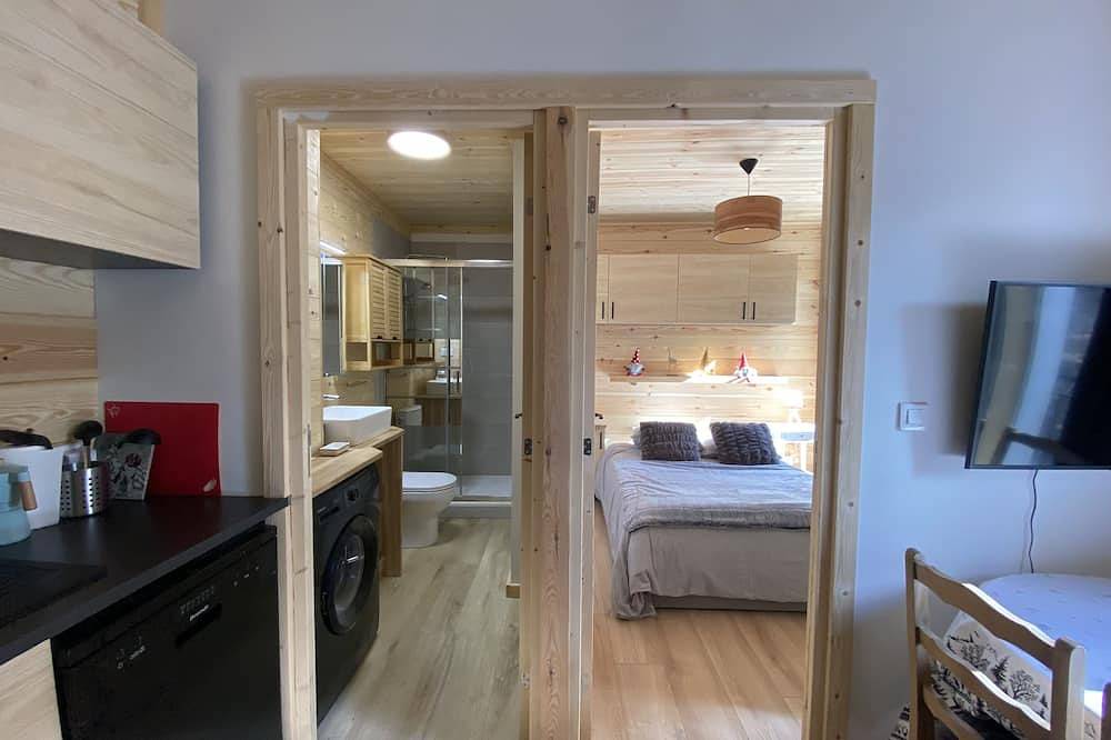 Entire apartment, Charming T2 in the center of Formiguères in Formiguères, Parc naturel régional des Pyrénées catalanes