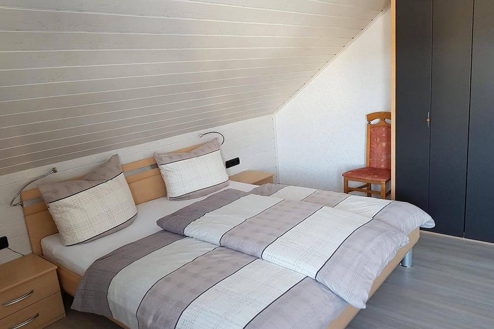 Ganze Wohnung, Ruhige Ferienwohnung ca. 90qm für 6 Personen in Seiferts, Ehrenberg
