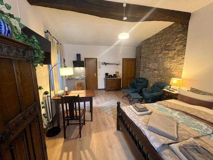 Ferienwohnung für 2 Personen, mit Whirlpool und Terrasse sowie Garten und Sauna im Ahrtal