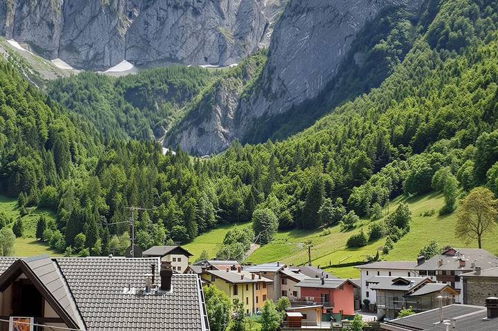 Gîte pour 3 personnes, avec Balcon à Colere