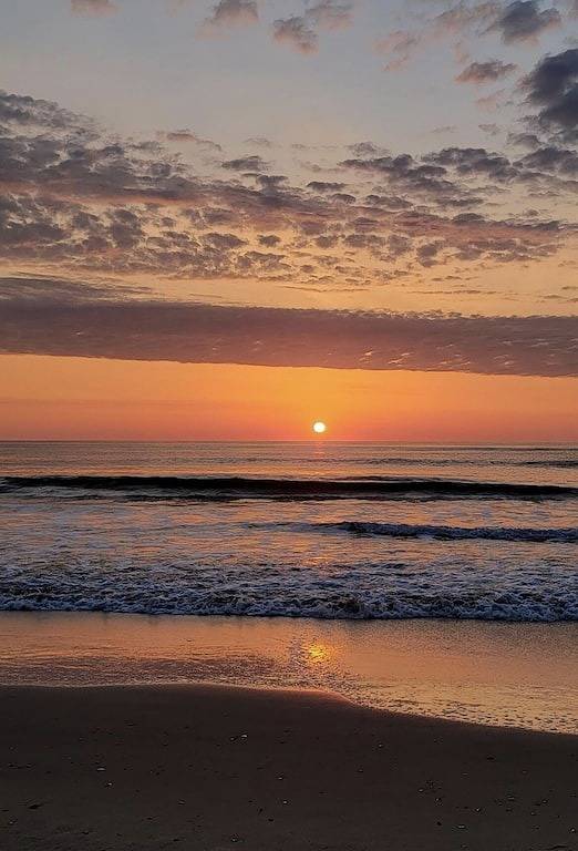 Ganze Wohnung, Brand New Beautiful Condo at Beach Club in Corolla, Steps from the beach! in Corolla, Currituck County