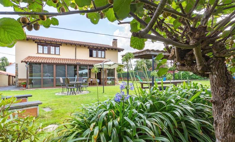 Casa rural para 5 personas, con vistas y jardín, Familias con niños en Costa Occidental Asturiana - 2