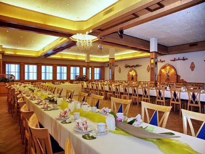 Goger Weinhotel - Standard Vierbettzimmer mit kostenfreiem Wlan in Sand am Main, Fränkisches Weinland