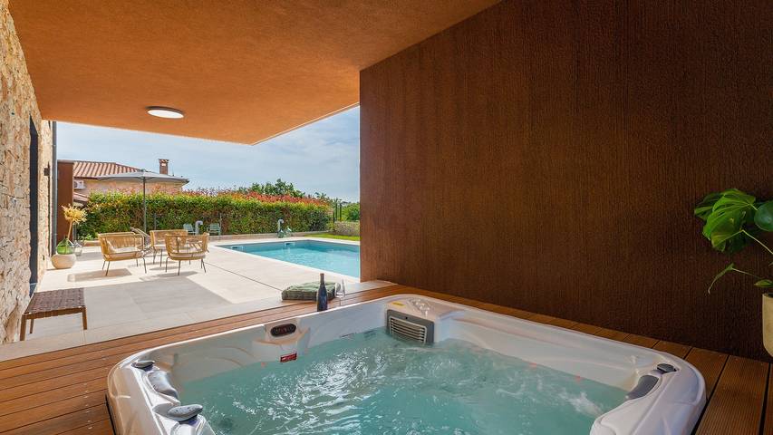 Ferienhaus für 6 Personen, mit Terrasse und Whirlpool sowie Garten und Sauna in Kastelir - 2