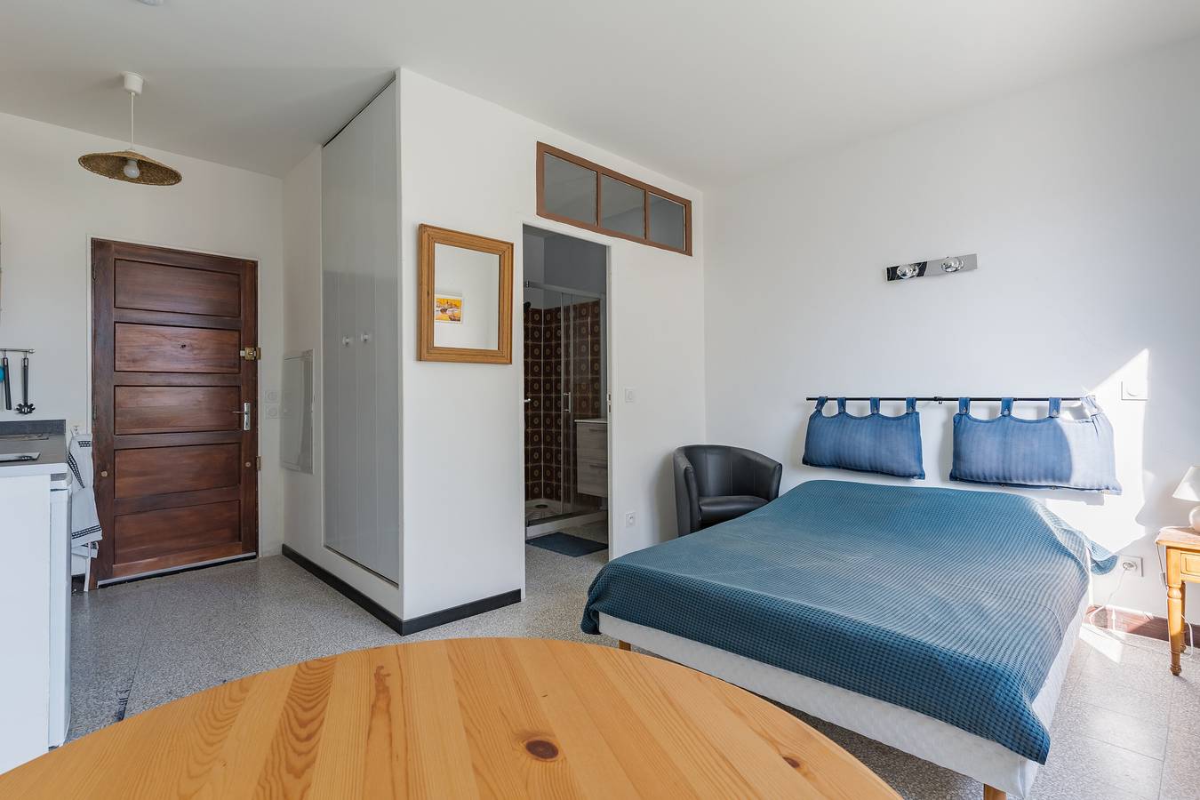 Estudio entero, Apartamento estudio "1 - Au Coeur du Village" in Charleval, Region de Aix-en-Provence