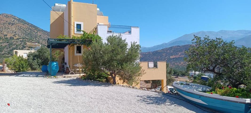Ferienhaus für 4 Personen, mit Balkon und Terrasse sowie Garten und Ausblick in Agia Galini