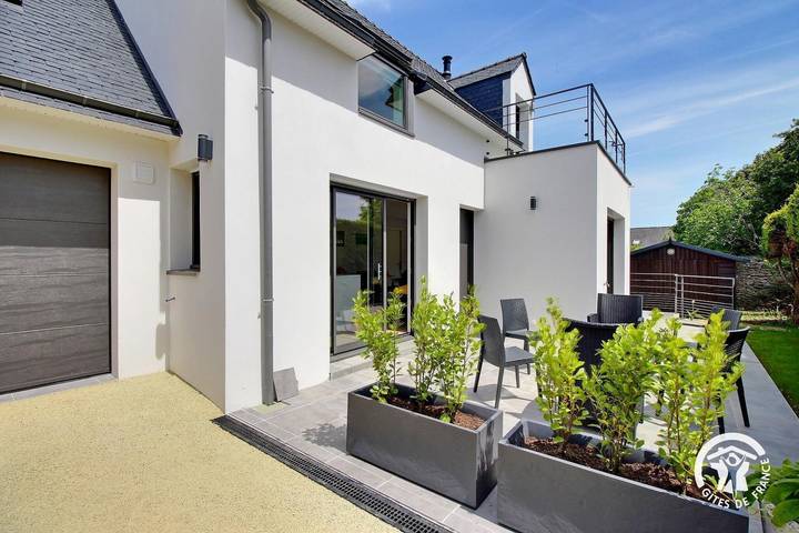 Gîte pour 7 personnes, avec terrasse et jardin