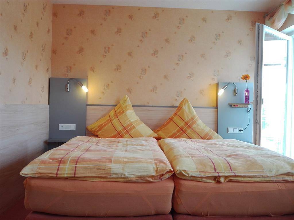 Ganze Ferienwohnung, Studio Apartment in Beckingen, Saar-Nahe-Bergland