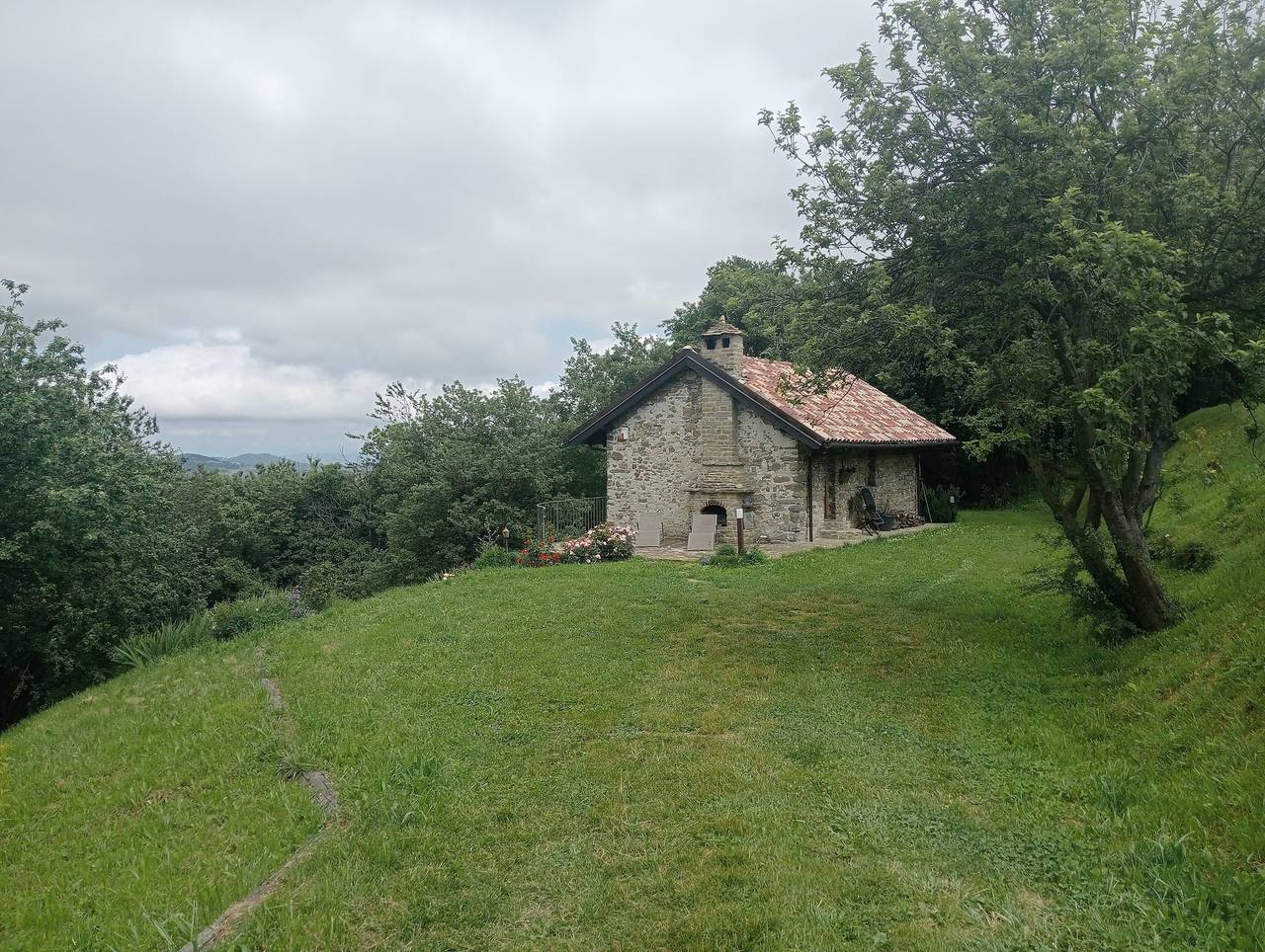 Antica residenza immersa nella natura in Mombarcaro, Langhe