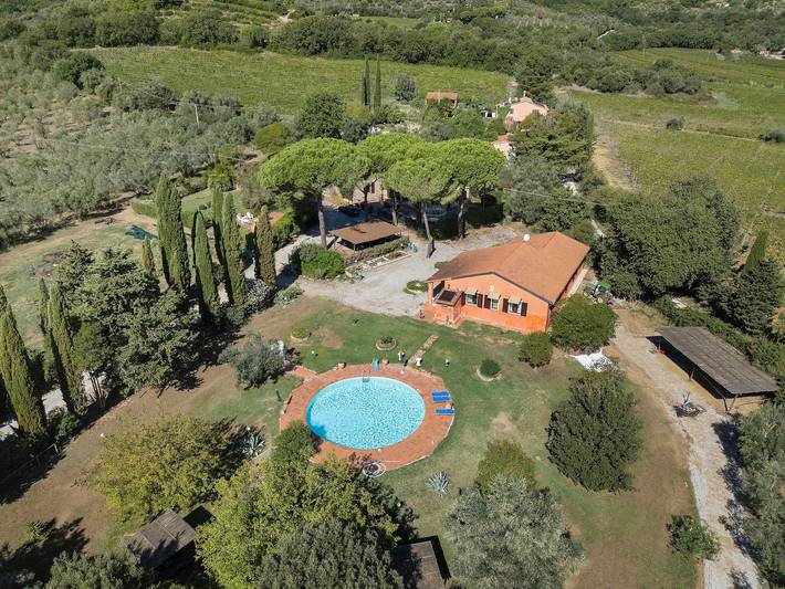 Appartamento intero, Appartamento 'Petit Verdot' con piscina condivisa, terrazza privata e giardino condiviso in Suvereto, Costa degli Etruschi