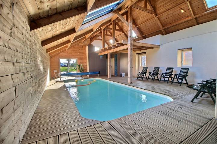 Gîte pour 6 personnes, avec piscine ainsi que jardin et terrasse en Cotes-d'Armor