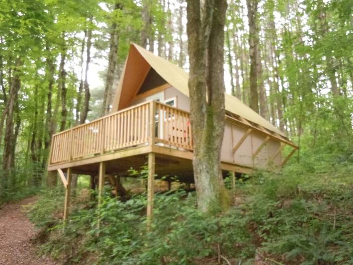 Log cabin for 4 people, with balcony in the USA