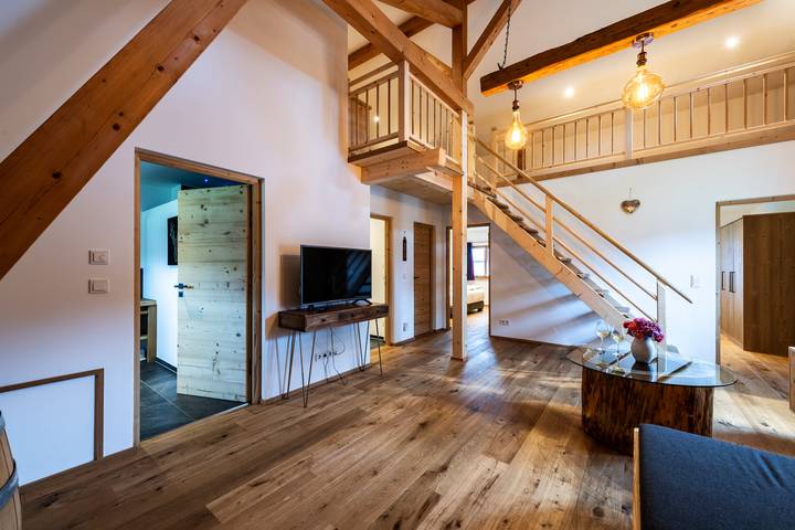 Entire apartment, Fantastic Holiday Apartment with Mountain View, Wi-Fi, Balcony & Garden   in Schliersee, Bavarian Alps