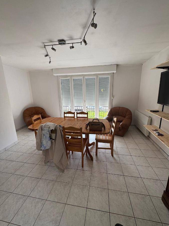 Gîte pour 8 personnes, avec balcon ainsi que vue et jardin dans Circuit de Nevers Magny Cours - 2