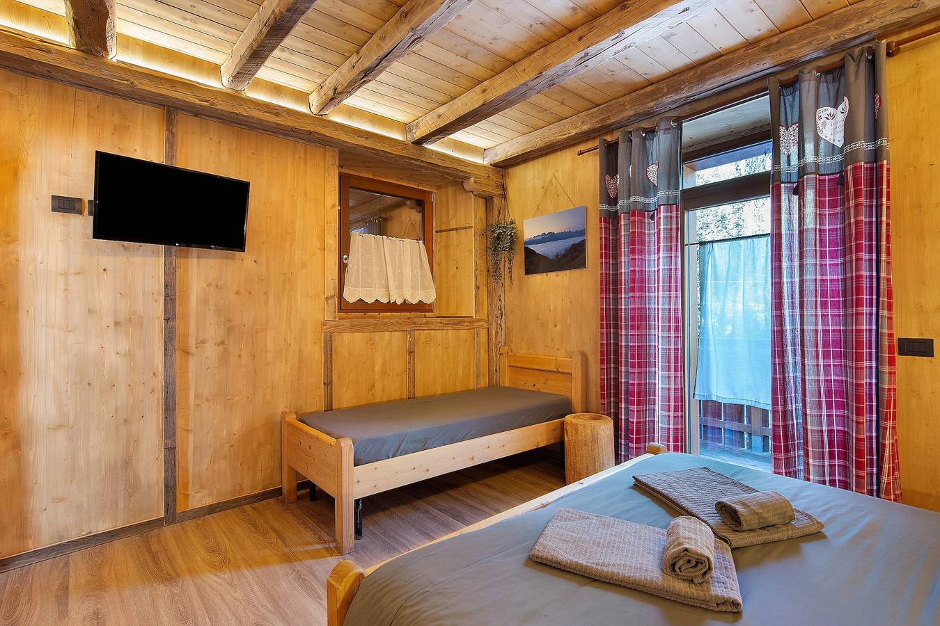 Appartamento intero, Appartamento 'Marmarole' con vista sulle montagne, giardino condiviso e balcone in Auronzo di Cadore, Dolomiti di Sesto